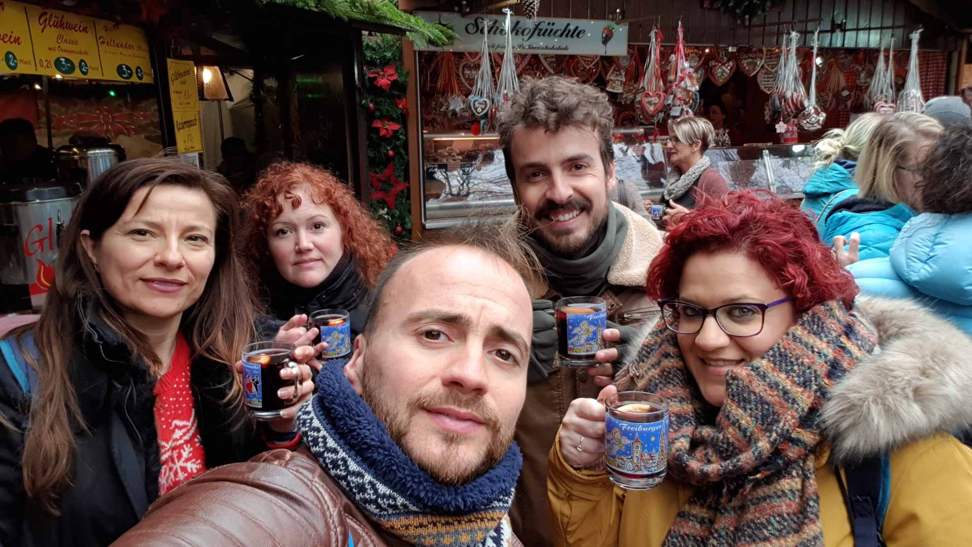 Vive la magia de la navidad en los pueblos más bonitos de esta región francesa. Llenos de viñedos y un ambiente mágico. Iremos a Colmar, Friburgo...