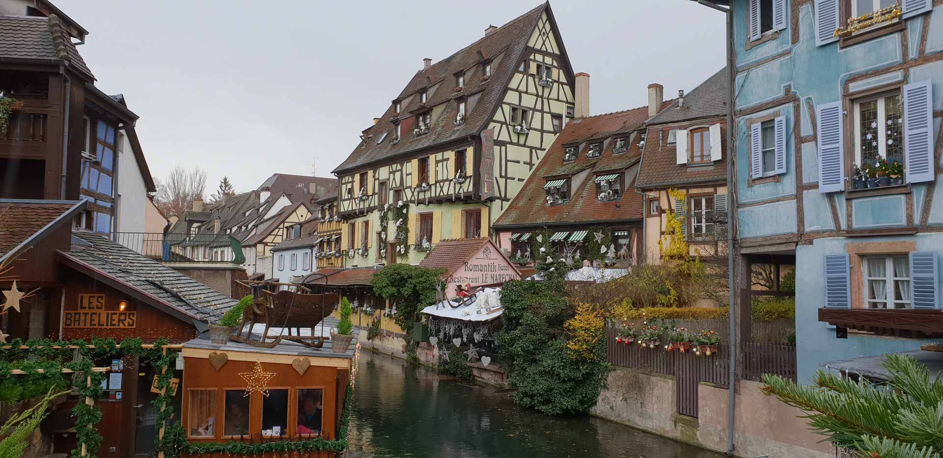 Vive la magia de la navidad en los pueblos más bonitos de esta región francesa. Llenos de viñedos y un ambiente mágico. Iremos a Colmar, Friburgo...