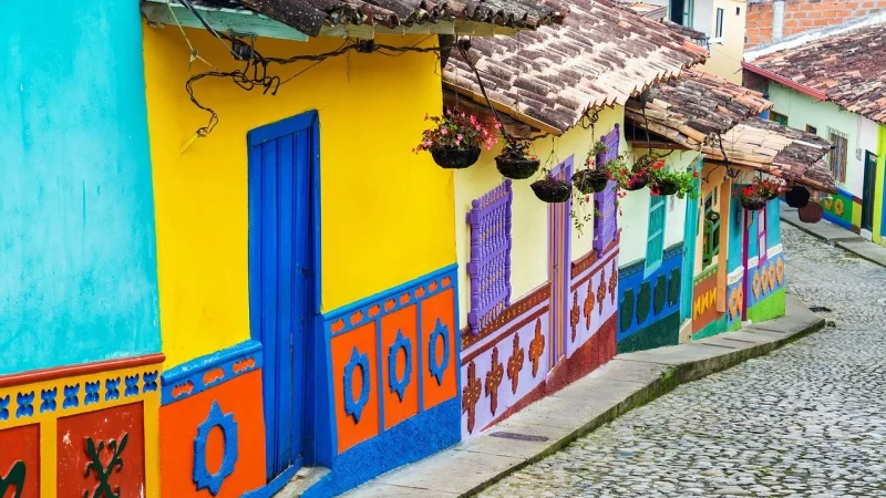 Visita al pueblo de Guatapé