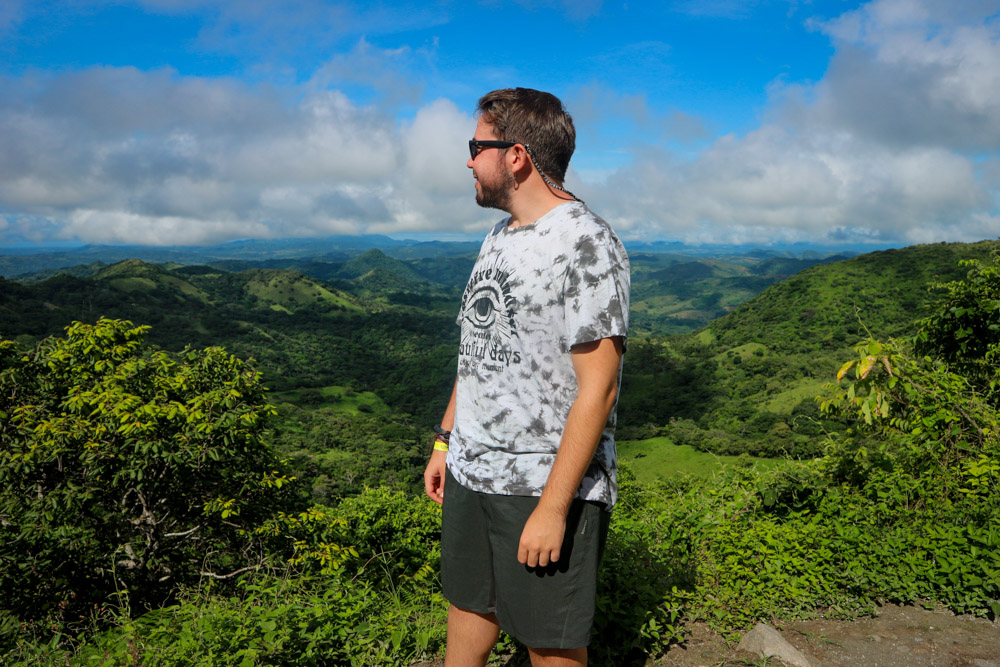 Aprende el auténtico significado de PURA VIDA y vive una aventura sorpresa sin precedentes. Desde Tortuguero, cruzando por el parque Monteverde