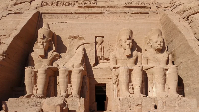 Explorar Abu Simbel