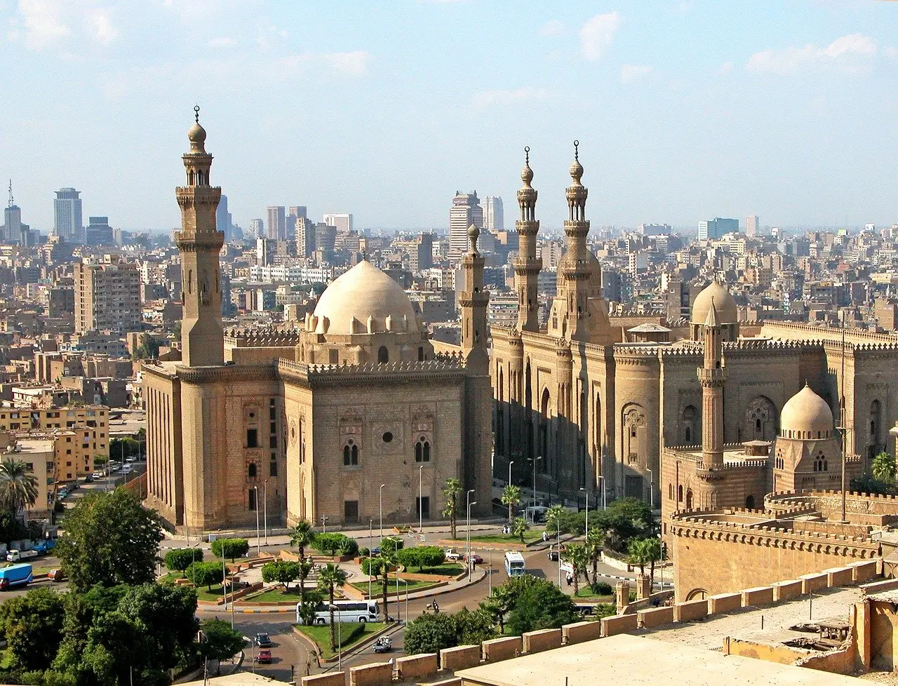 Ven a descubrir Egipto en un increíble viaje en grupo. Recorreremos el Nilo en busca de grandes historias en Luxor, Abu Simbel, El Cairo y las Piramides.
