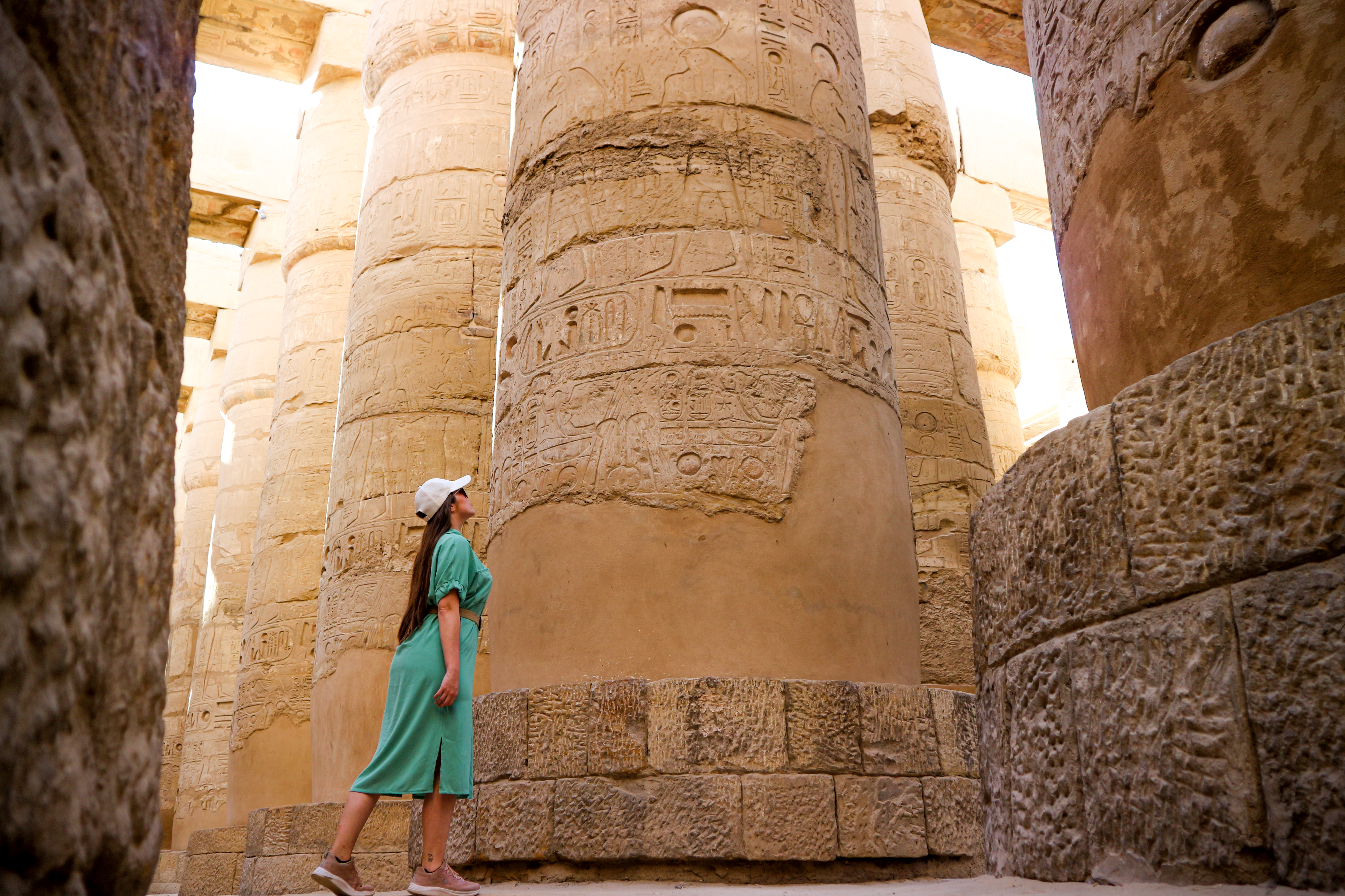 Ven a descubrir Egipto en un increíble viaje en grupo. Recorreremos el Nilo en busca de grandes historias en Luxor, Abu Simbel, El Cairo y las Piramides.