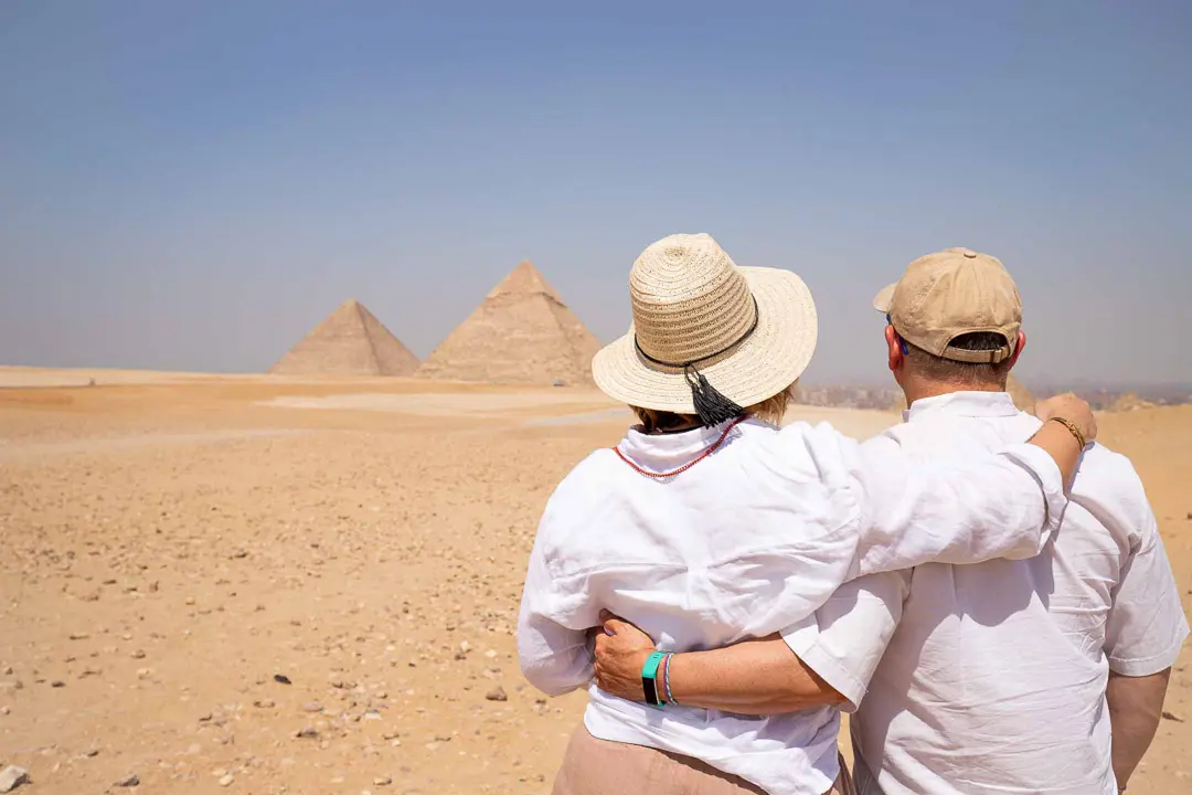 Ven a descubrir Egipto en un increíble viaje en grupo. Recorreremos el Nilo en busca de grandes historias en Luxor, Abu Simbel, El Cairo y las Piramides.