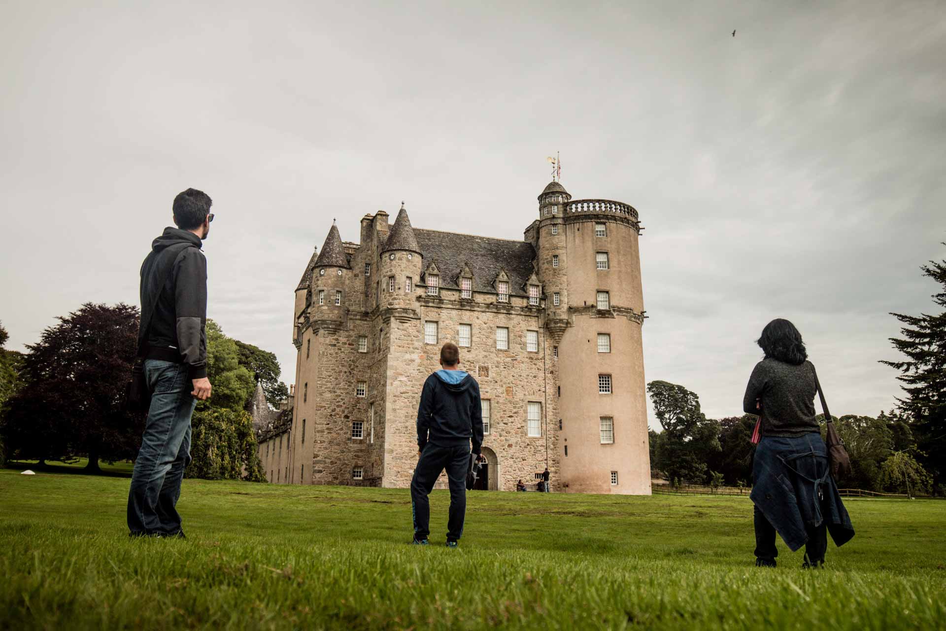 Adéntrate al corazón de la naturaleza, leyendas e historia de Escocia. Únete a este viaje a Escocia en grupo en el que, desde Edimburgo, recorrer la isla.