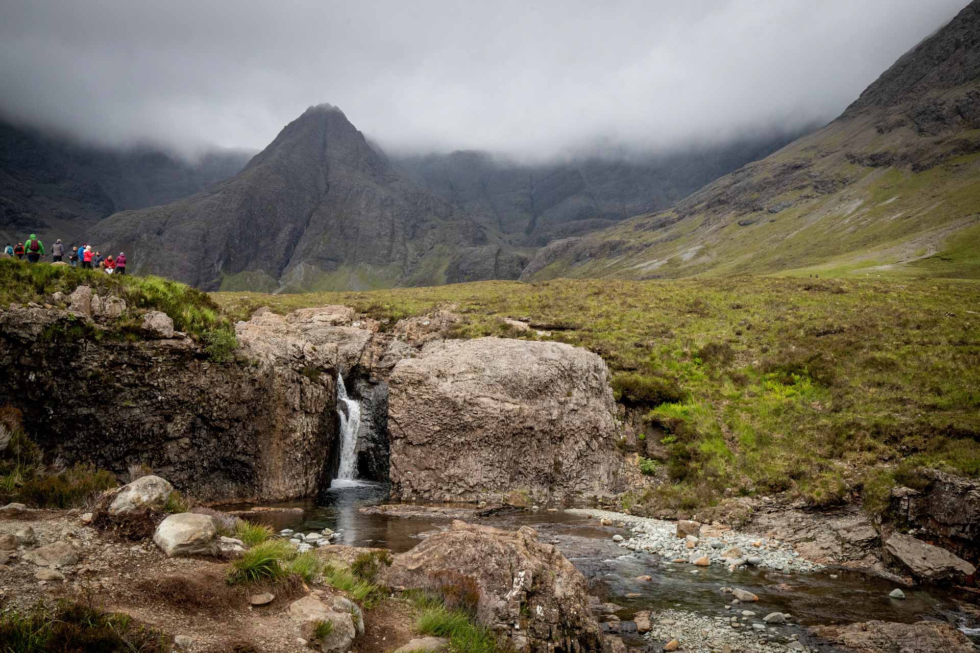 Adéntrate al corazón de la naturaleza, leyendas e historia de Escocia. Únete a este viaje a Escocia en grupo en el que, desde Edimburgo, recorrer la isla.