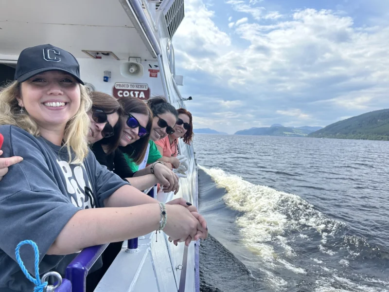 Navegar por el lago Ness
