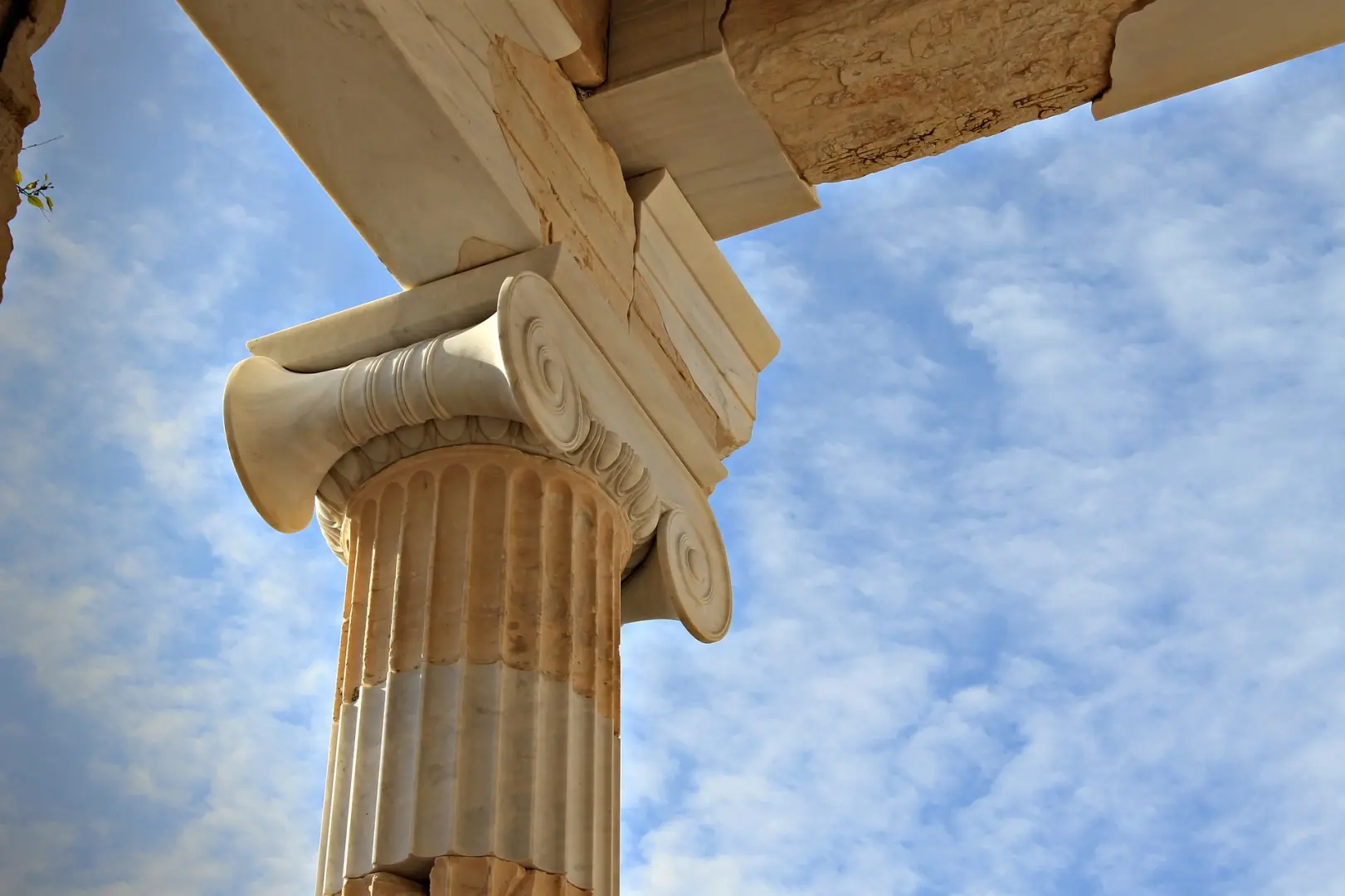 Si te apasiona la historia te invitamos a recorrer este impresionante país. En este viaje en grupo conocerás Atenas, Corinto y leyendas de Meteora