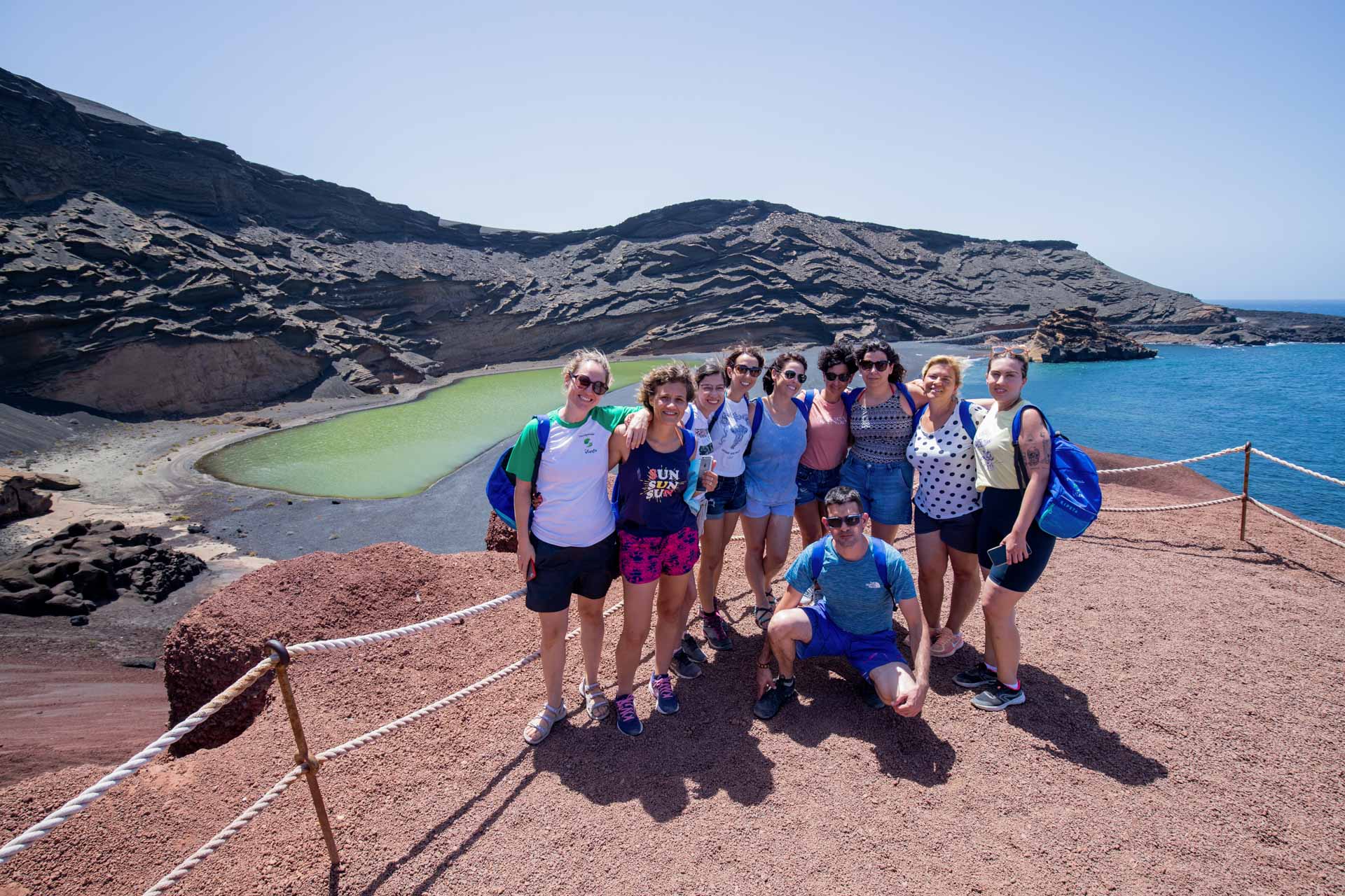 Únete a la escapada en grupo a Lanzarote y Fuerteventura, dos de las islas de Canarias más destacadas, donde hacer actividades de aventura y ver naturaleza