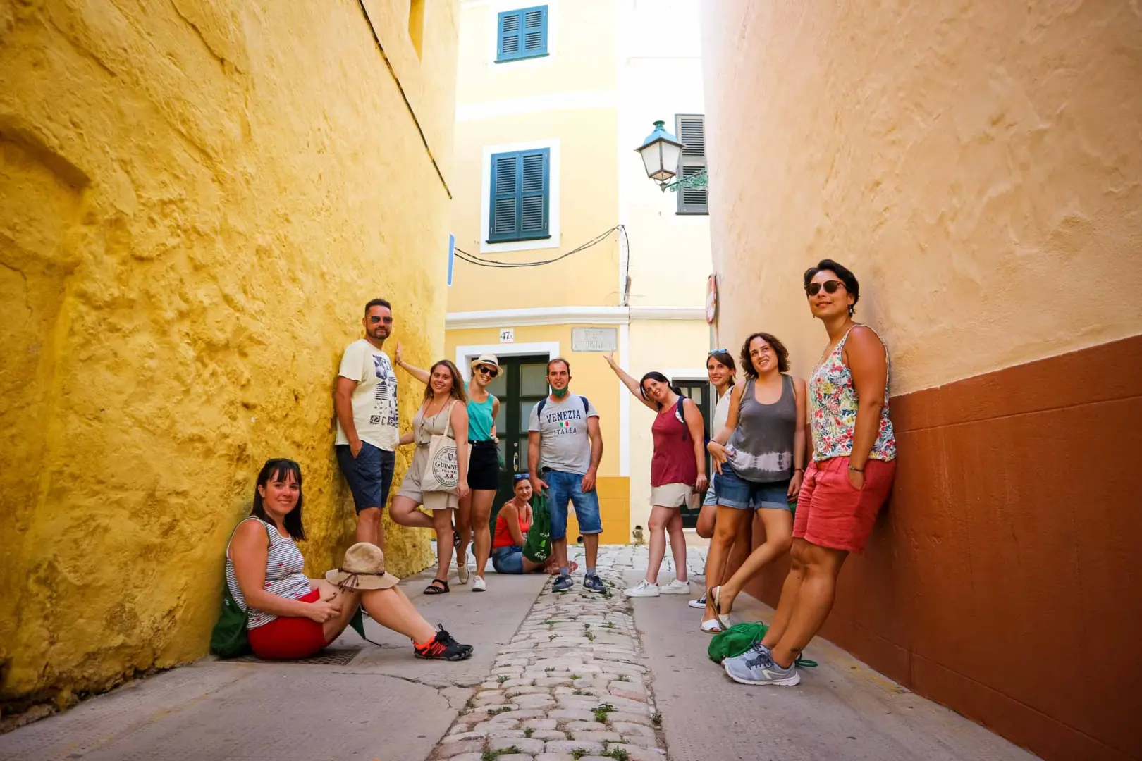 Viaja en grupo reducido a Menorca, una de las islas más top de nuestro país. Parajes naturales, playas increíbles, actividades y muchas sorpresas más.