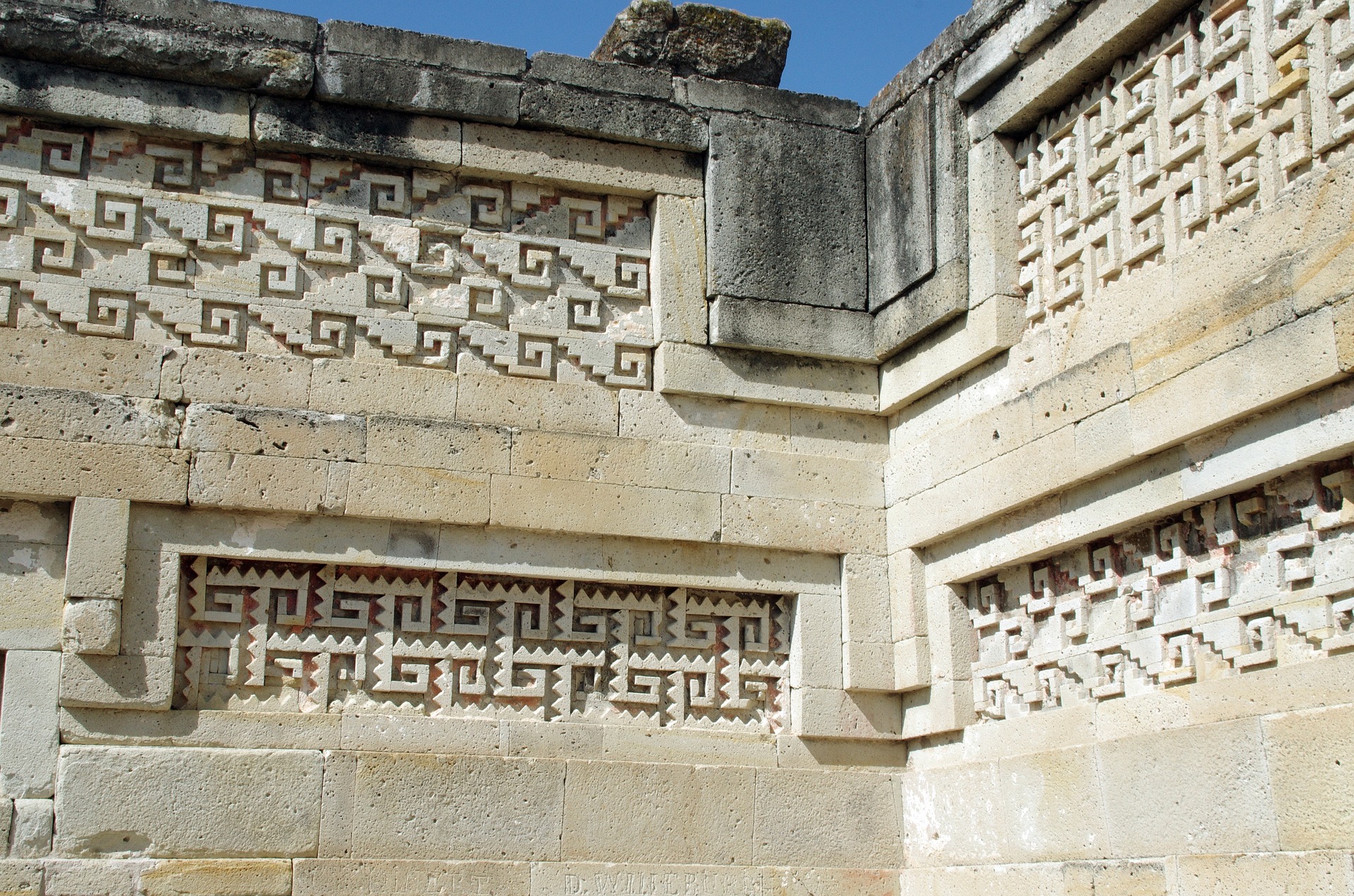 Únete a este viaje a México en grupo. Conoce la belleza de los pueblos de México, su historia, prueba el auténtico tequila y tradiciones ancestrales.