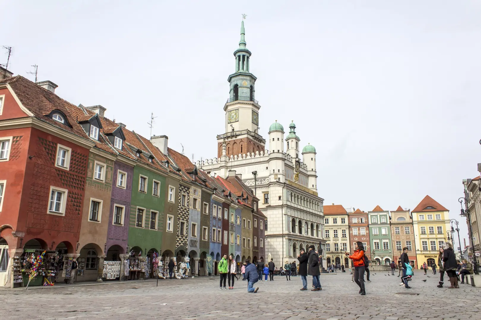 Esta escapada a Polonia es un paseo cultural por ciudades con encanto como Varsovia, Cracovia y descubrir Auschwitz y Poznan