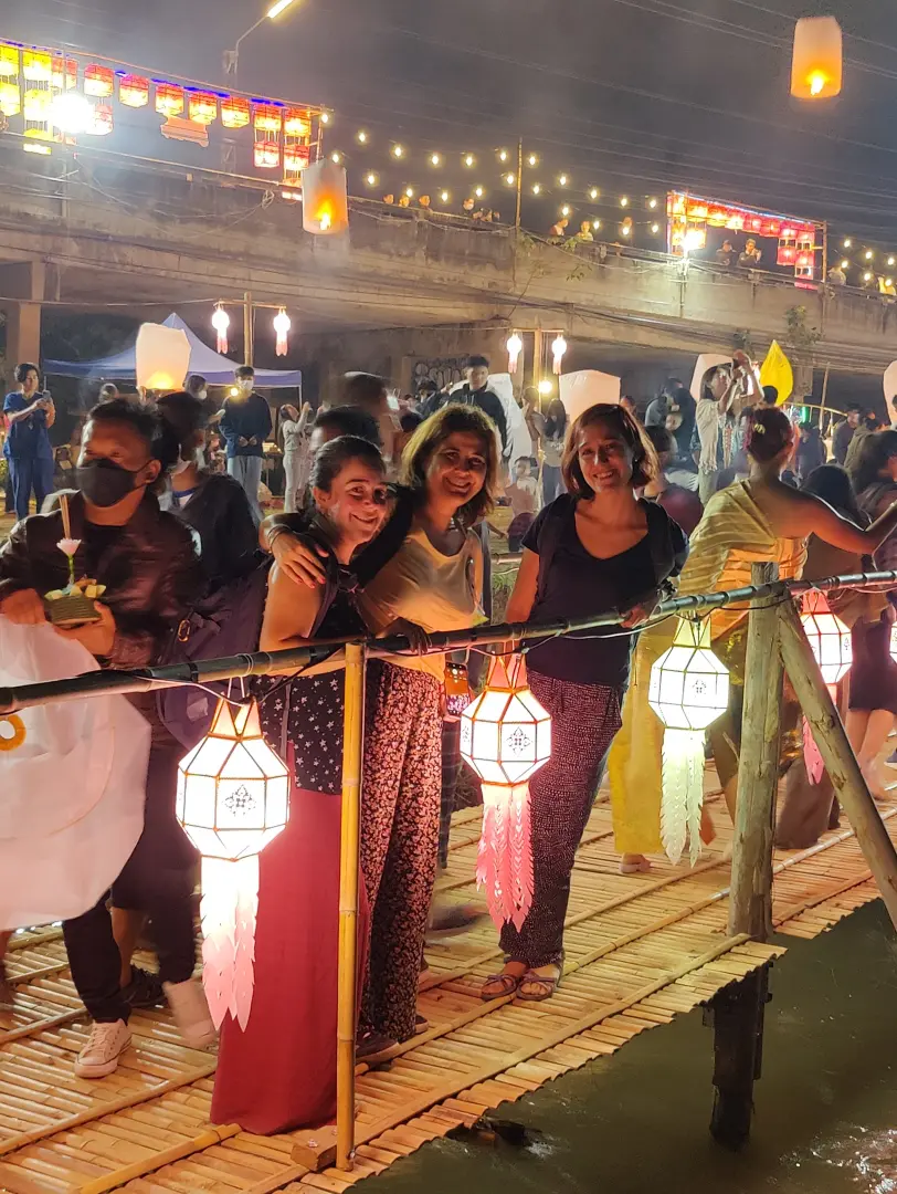 Experimenta la magia del Festival de las Luces en Tailandia con nuestro viaje grupal, descubre tradiciones fascinantes y crea recuerdos inolvidables.