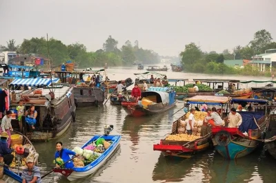 Visitar aldeas y mercados flotantes